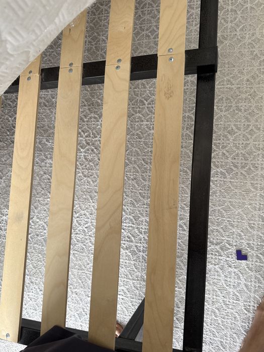 Кровать с матрасом