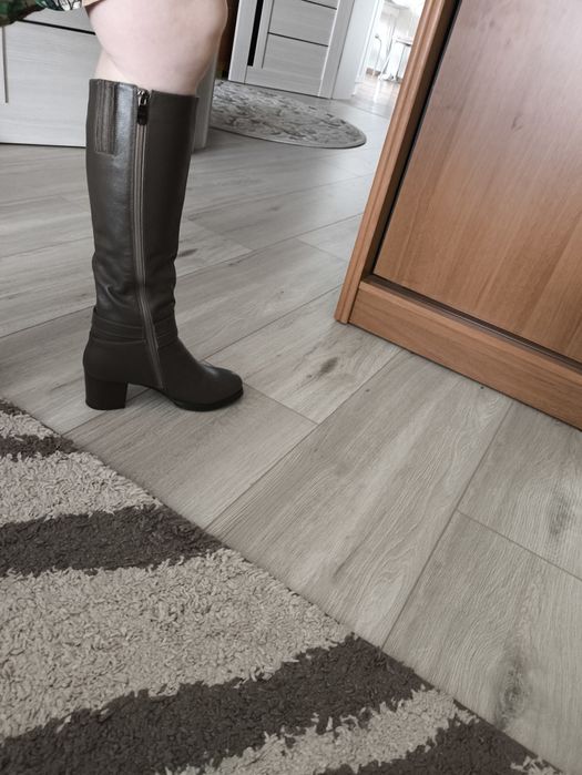 Продам сапоги женские