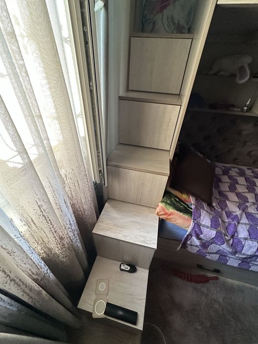 Кровать двухяростная