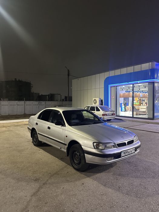 Toyota carina e