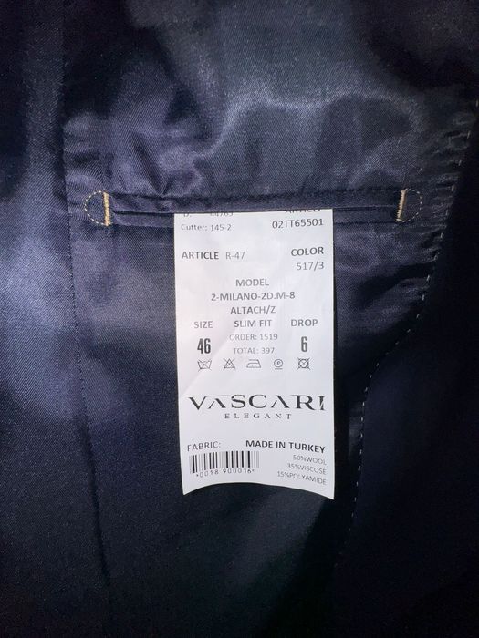 Продам турецкий костюм тройка