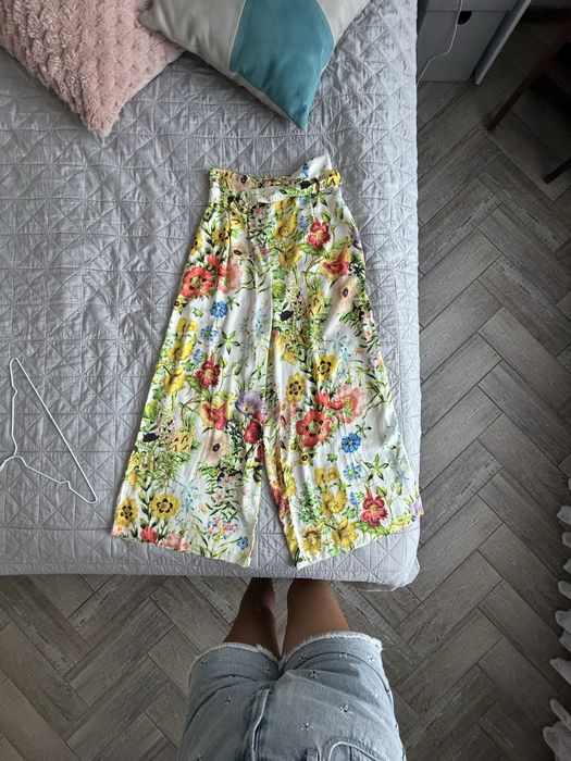 Пола-панталон с флорален десен