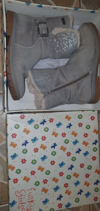 Cizmulite, ghete  elegante nr 35 ca noi calduroase, in cutie