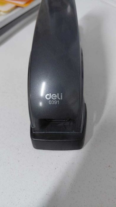 Степлер мощный DELI ДO 60 листов, стеклянные ветрины, Ветрина для книг