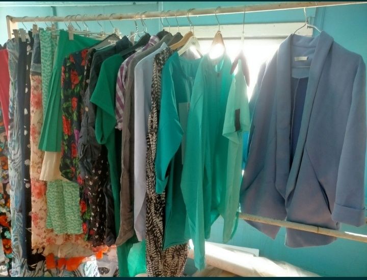 Продам женские вещи