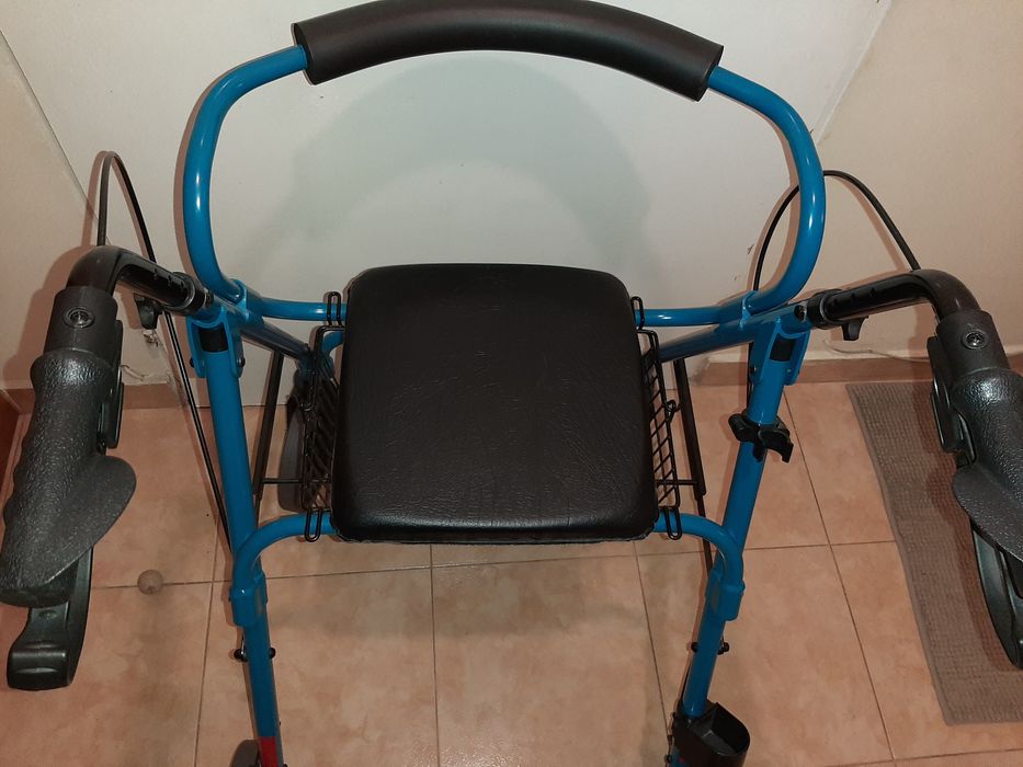 Ролатор за възрастни