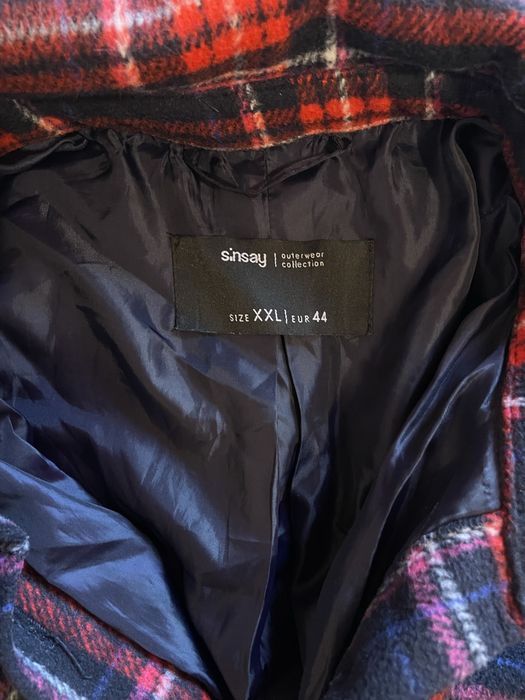 Късо карирано палто