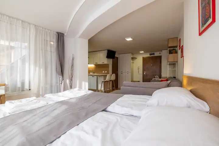 Продава се Едностаен апартамент в София, Център - 40 кв.м за 2500 €/кв.м - Снимка #2