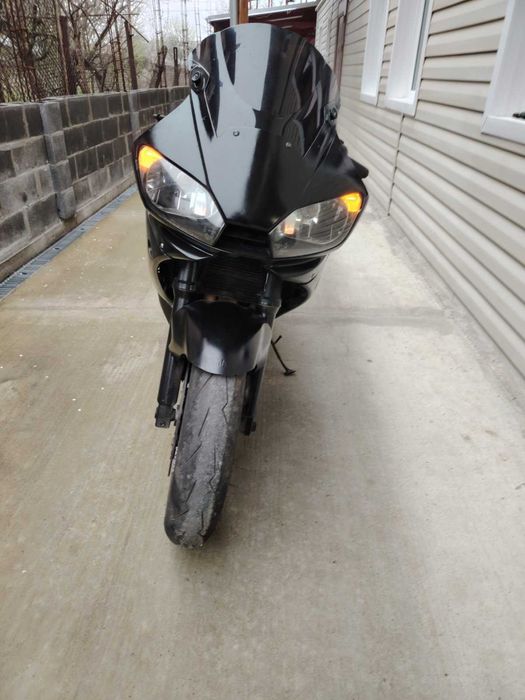 Yamaha YZF-R6 на части