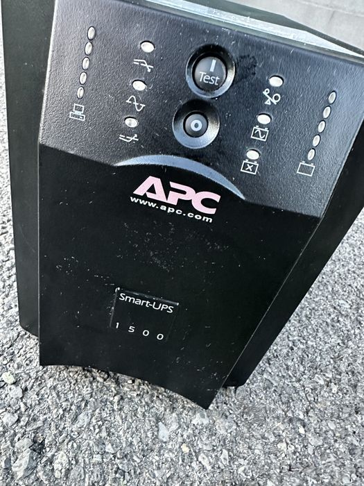 APC 1500 Smart-Ups резервно захранване UPS ЮПС