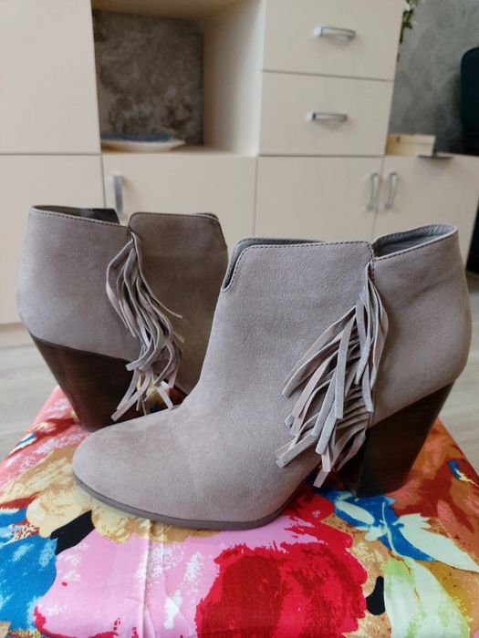 Продам 3 пары обуви 40 размера