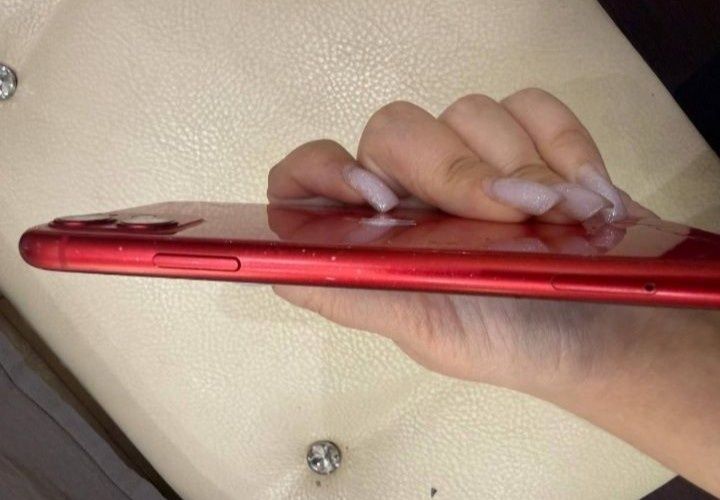 iphone 11 64 GB RED заблокированный