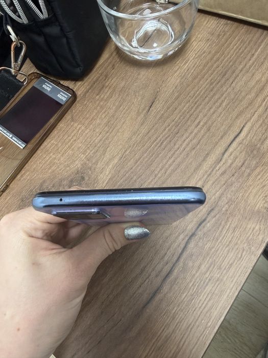 Телефон Vivo v21e 128гб