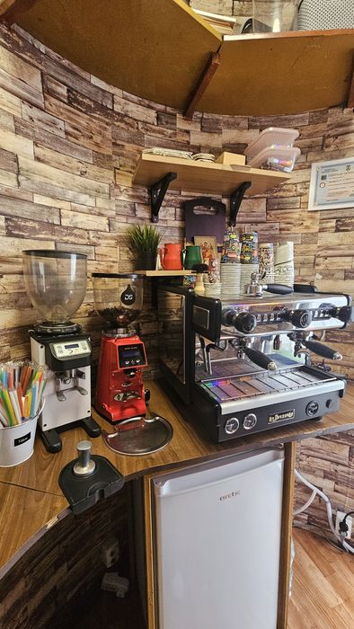 Vand chioșc cafea "To go" complet echipat