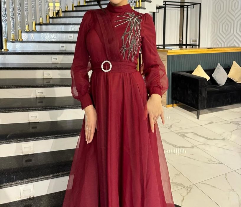 Продам вечернее платье новое