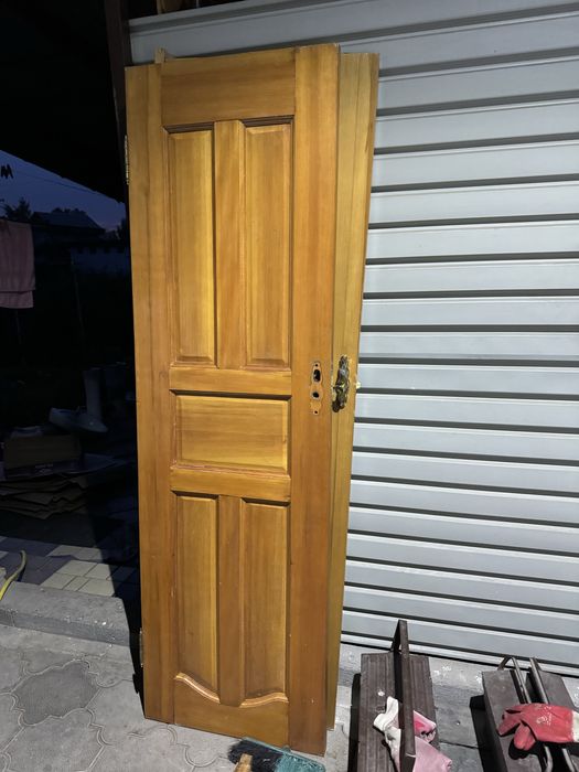 Двери межкомнатные деревянные