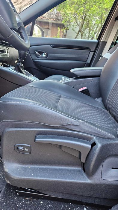 Renault Scenic, an 2011, 1900 diesel.