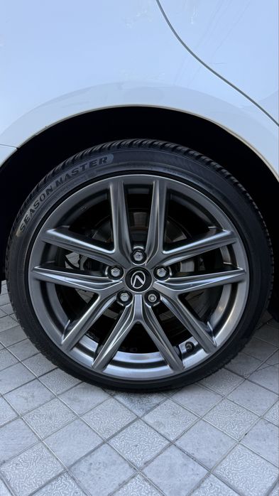 Lexus is250 4matic