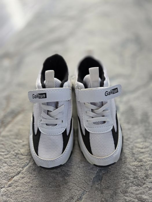 Adidași mărimea 32 în stare foarte bună