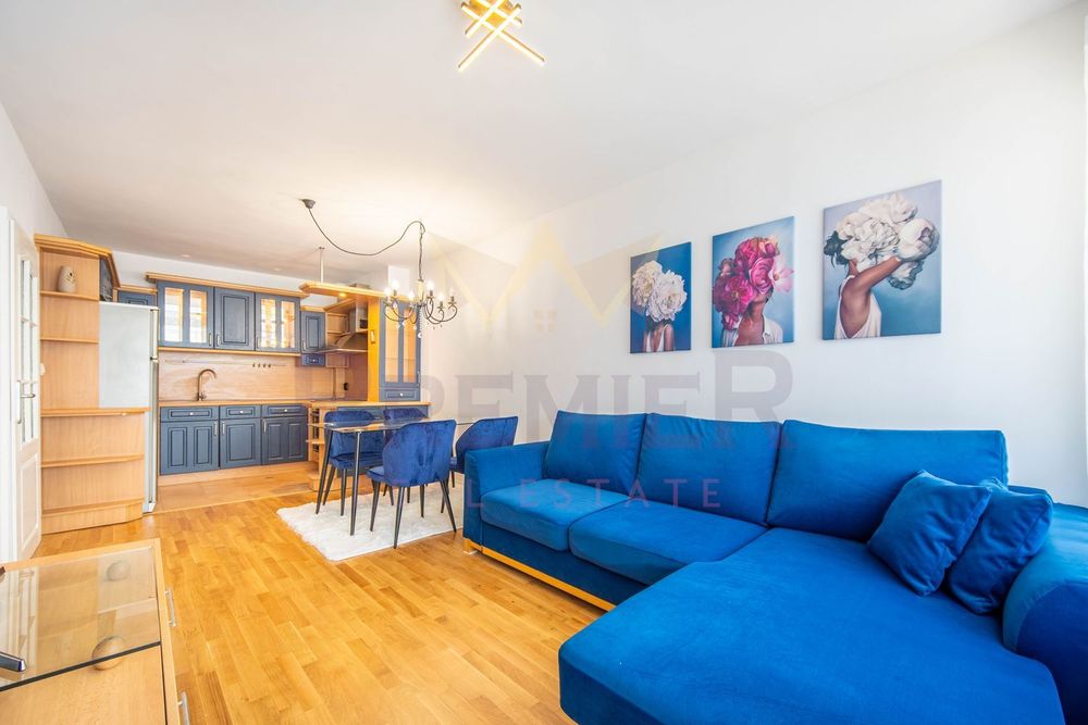 Продава се Тристаен апартамент в Варна, Център - 105 кв.м за 1848 €/кв.м - Снимка #1