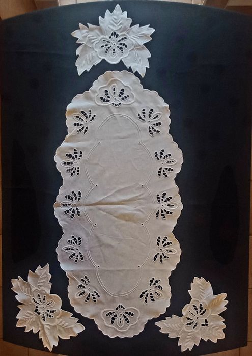 Mileu  macrameu, lucrat manual / mileuri broderie sparta