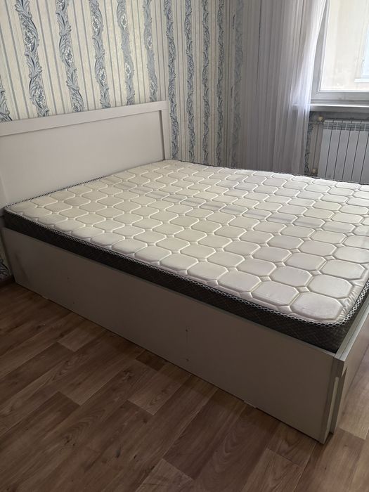 Продам двухспальную кровать