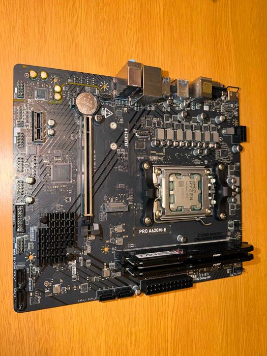 Placa de baza MSI PRO A620M-E cu procesor AM5 AMD Ryzen 5 7600x 4.7Ghz si kit memorie 16gb DDR5 Kingston 5600mhz cl36