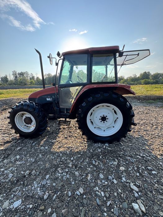 Tractor New Holland L75