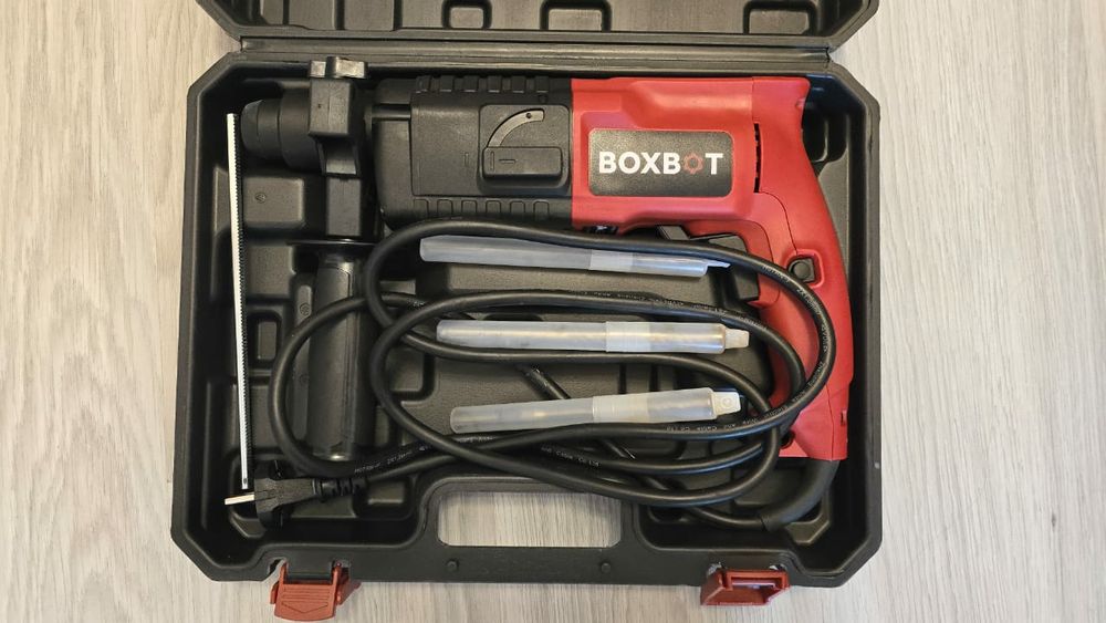 Перфоратор + 3 вида бура + кейс