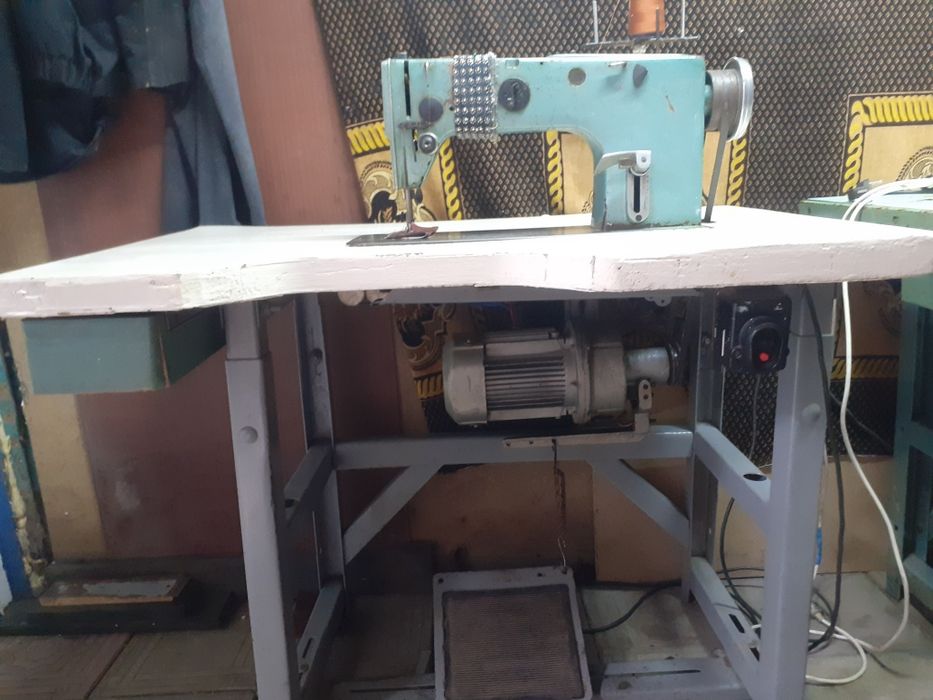 Продам 2 промыш. швейных машин, оверлог для тяжёлых и простых тк