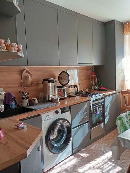 Продам 2 х комнатную квартиру бензострой