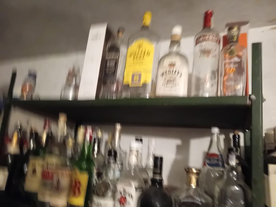 Кутии и бутилки от уиски