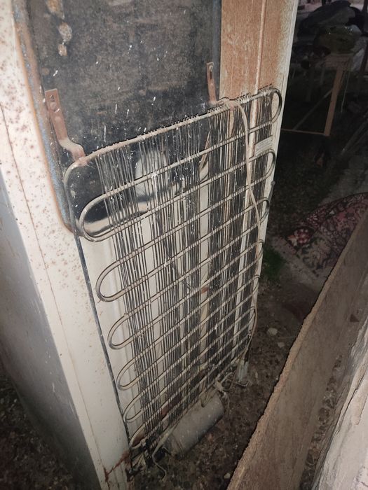 Xolodilnik sotiladiI B/U . MATORI ISHLAYDI