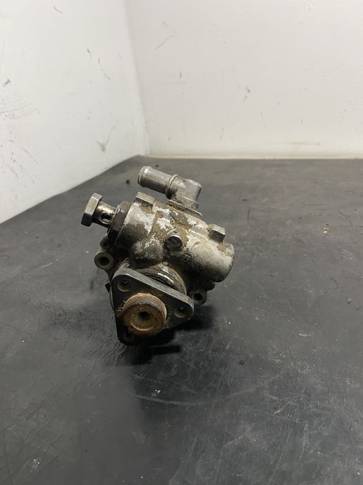 Pompa servo Audi A4 B6 1.9 TDI AVF AWX 131cp 8D0145156T