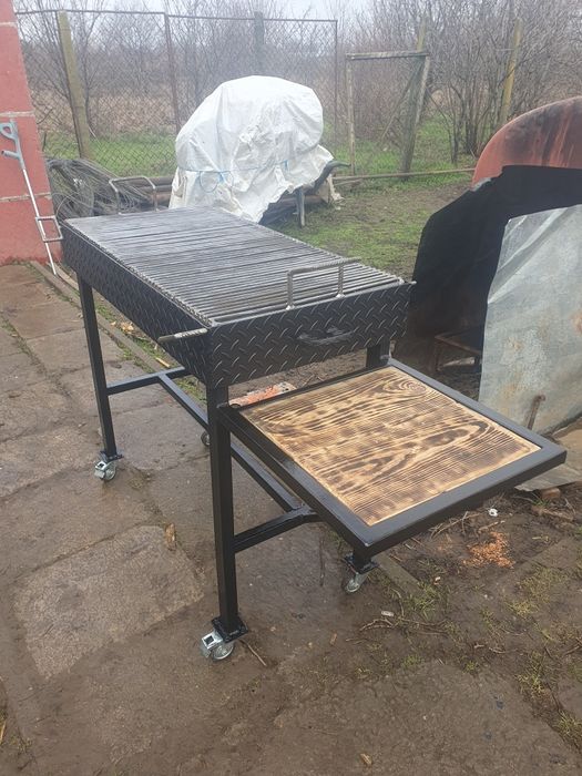 Vând grătare de grădină