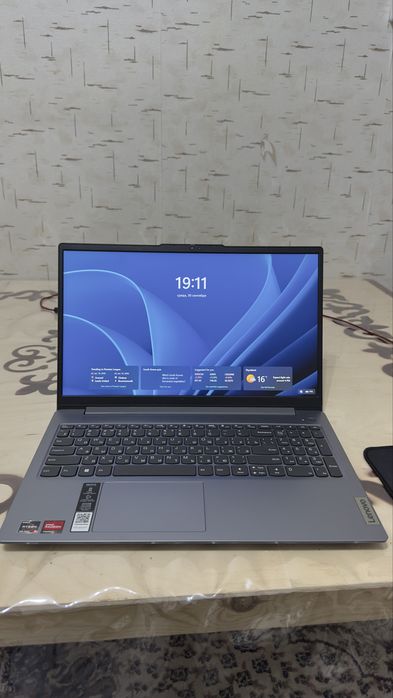Ноутбук Lenovo IdeaPad Slim 3  15.6   16гб /SSD  512гб/ Dos/15AMN8