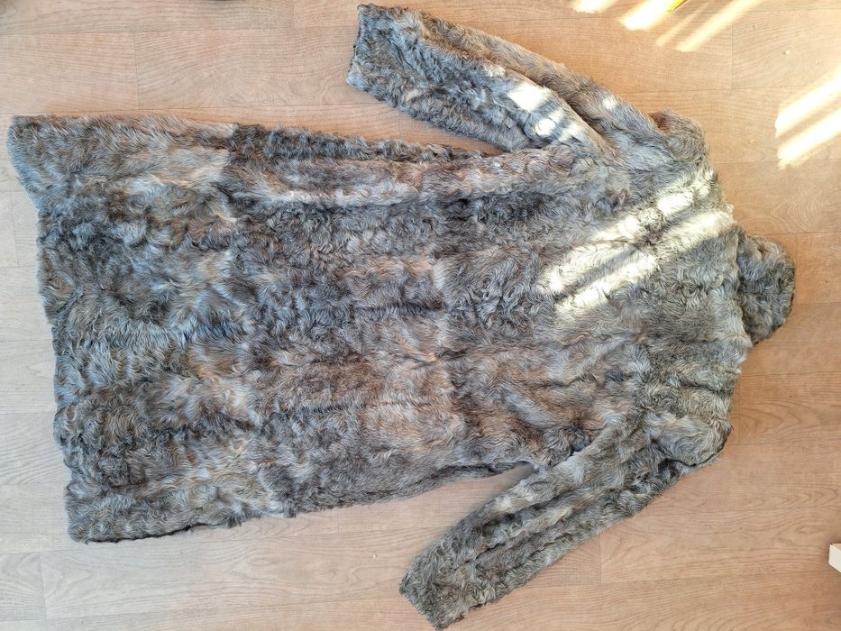 Сиво дамско дълго палто