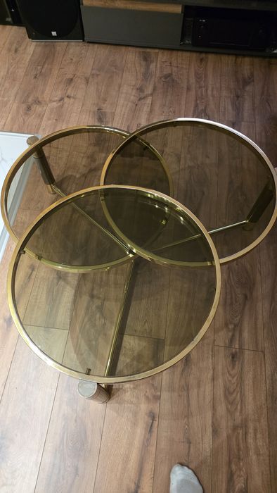 Дизайнерска холна маса