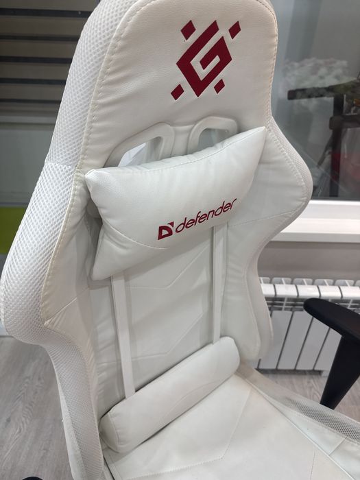 Defender игровое кресло