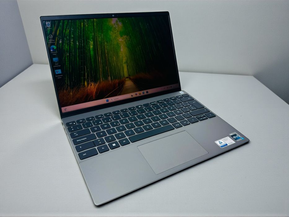Лаптоп Dell Vostro 5320 13,3' 2K 1920x1200 i7-1260P 16GB RAM 512GB SSD Перфектен! Гаранция!