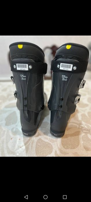 Срочно  Лыжные ботинки и шлемы – взрослые и детские, отличное состоян