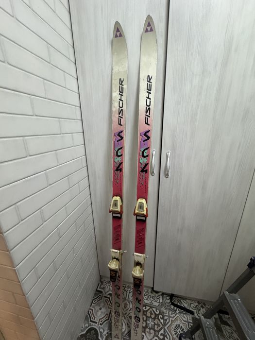 горные лыжи сноуборды