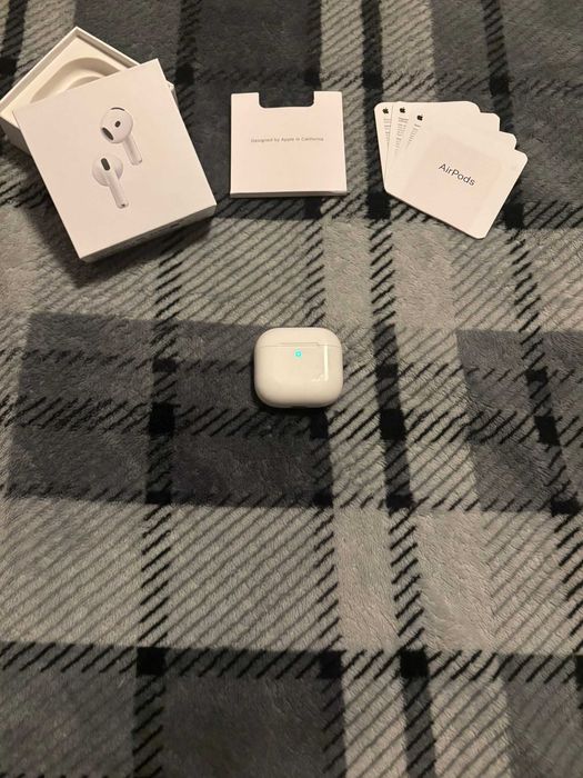 AirPods 4