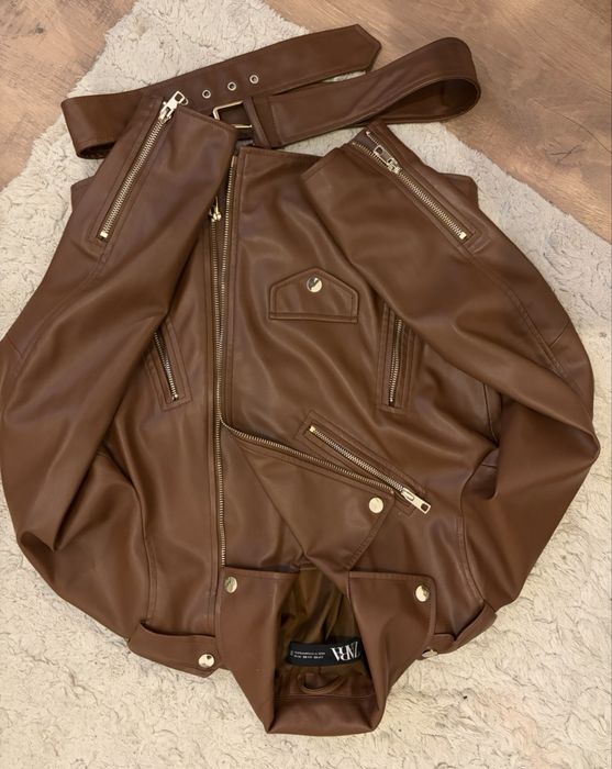 Кожено кафяво яке Zara