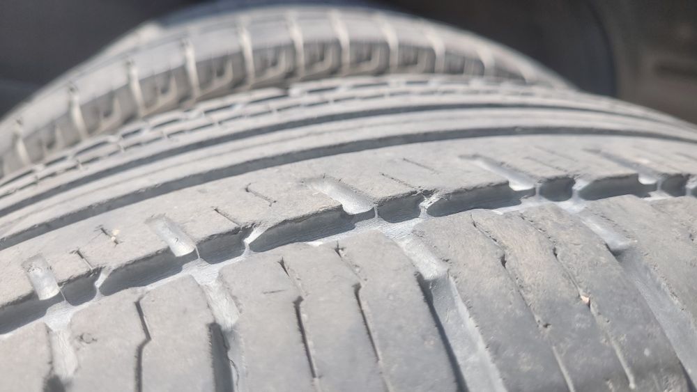 Продам 3 шины в отличном состоянии