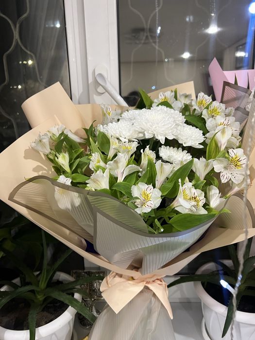 продам цветы 7000тг