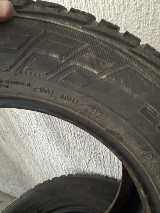 Продавам зимни гуми за Бус NOKIAN 215/65/16C