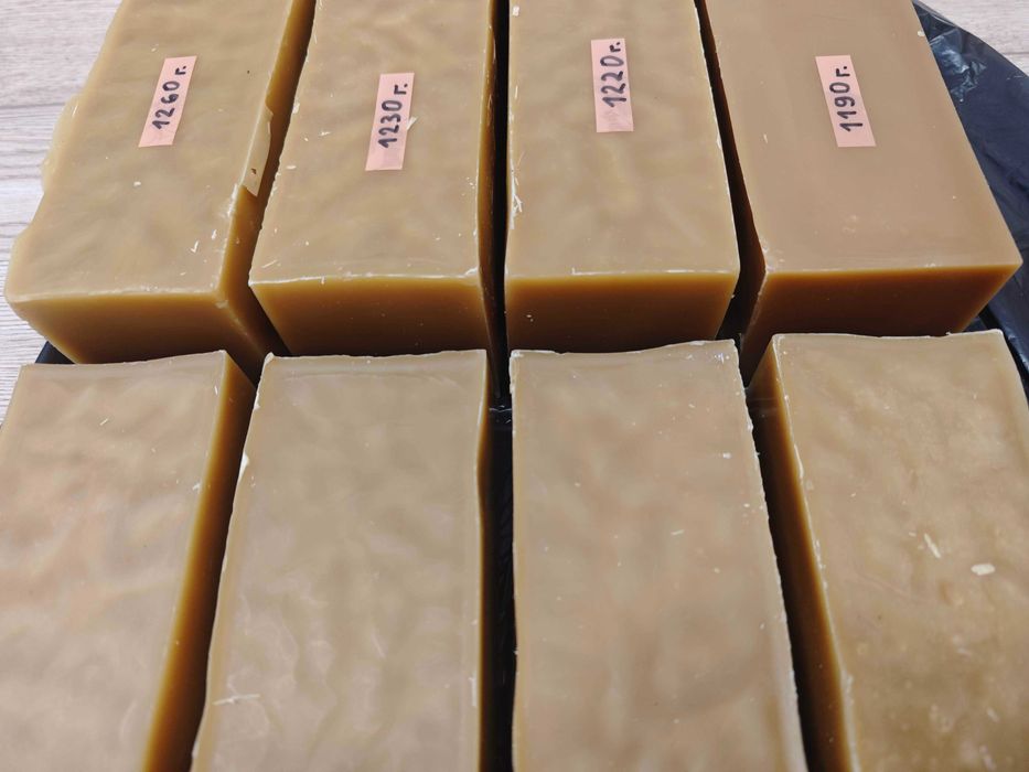 Натурален чист пчелен восък - тройно претопен (собствено производство)