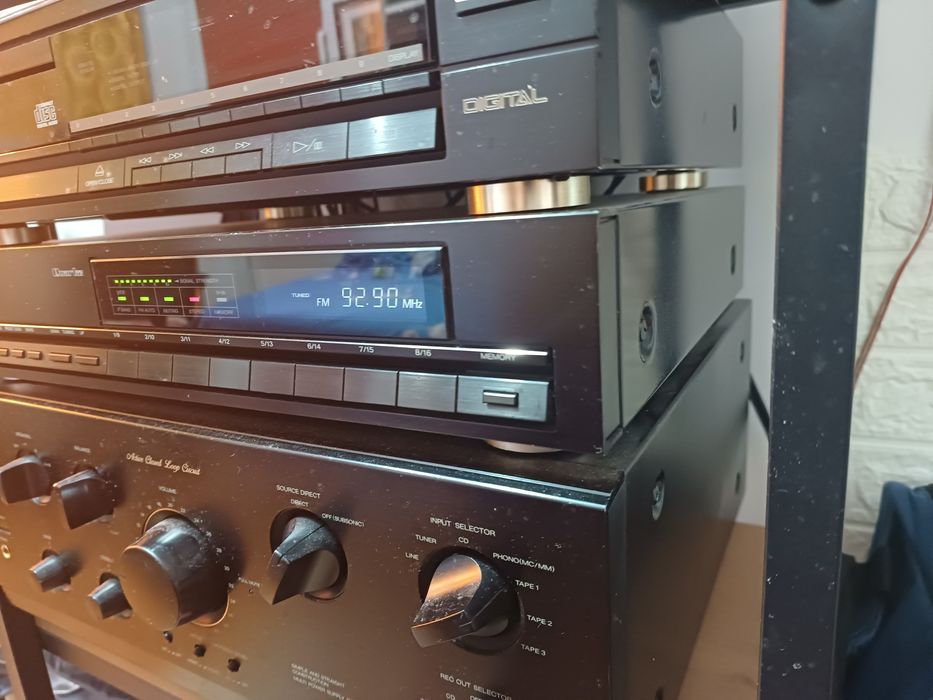 Tuner Akai AT-52 perfect functional