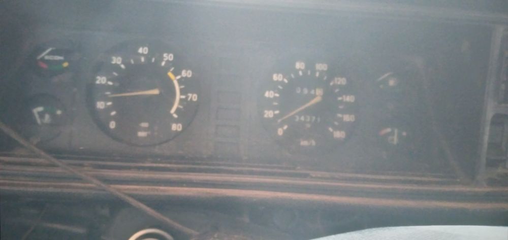 Ваз 2107 sotiladi yil 1993 borchi 1800$